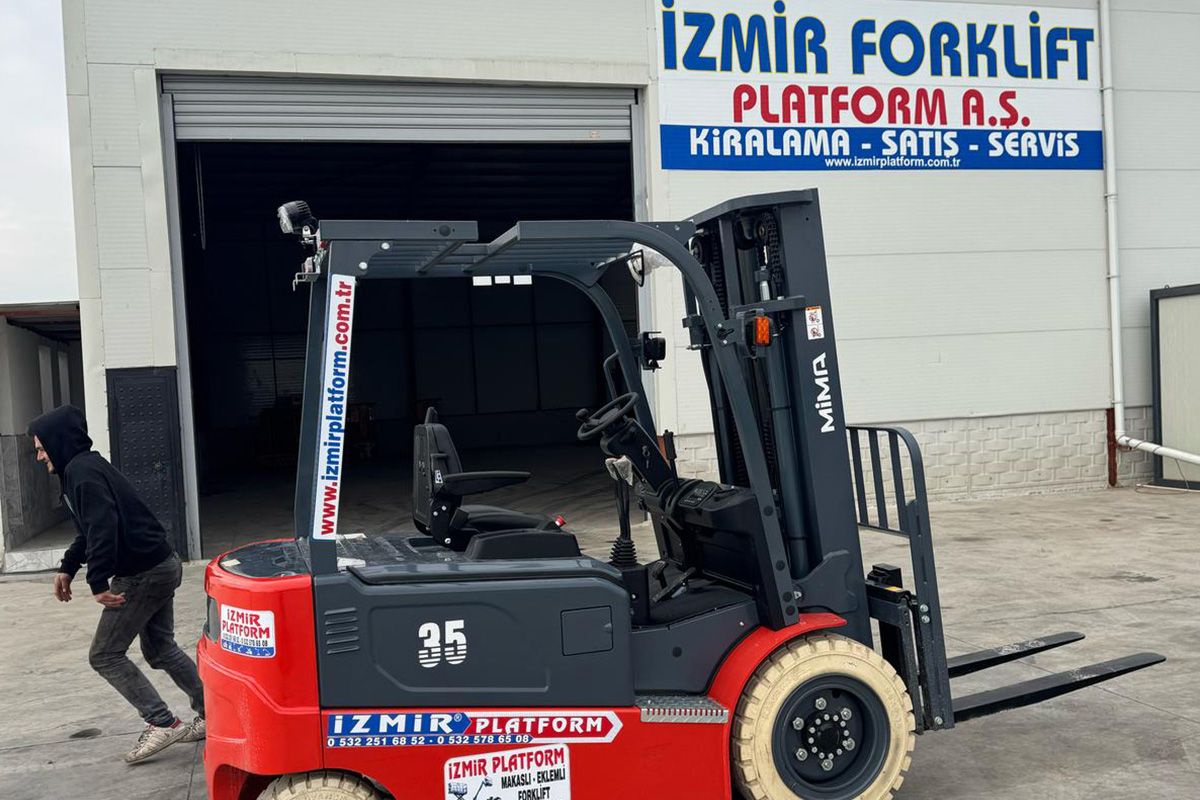 İzmir Kiralık Forklift foto1 İzmir Kiralık Forklift fotoğraf 1